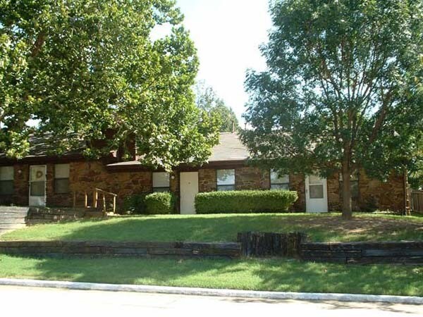 Building Photo - 812 Hardy Springs Cir
