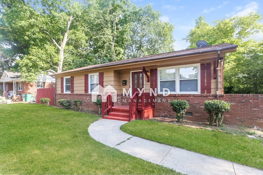 Primary Photo - 4821 Woodway Pl