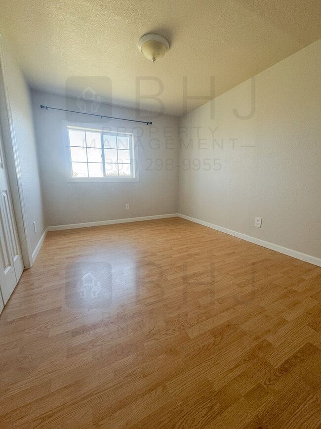 Building Photo - 4 BEDROOM / 2 BATH HOME IN SCSD1!