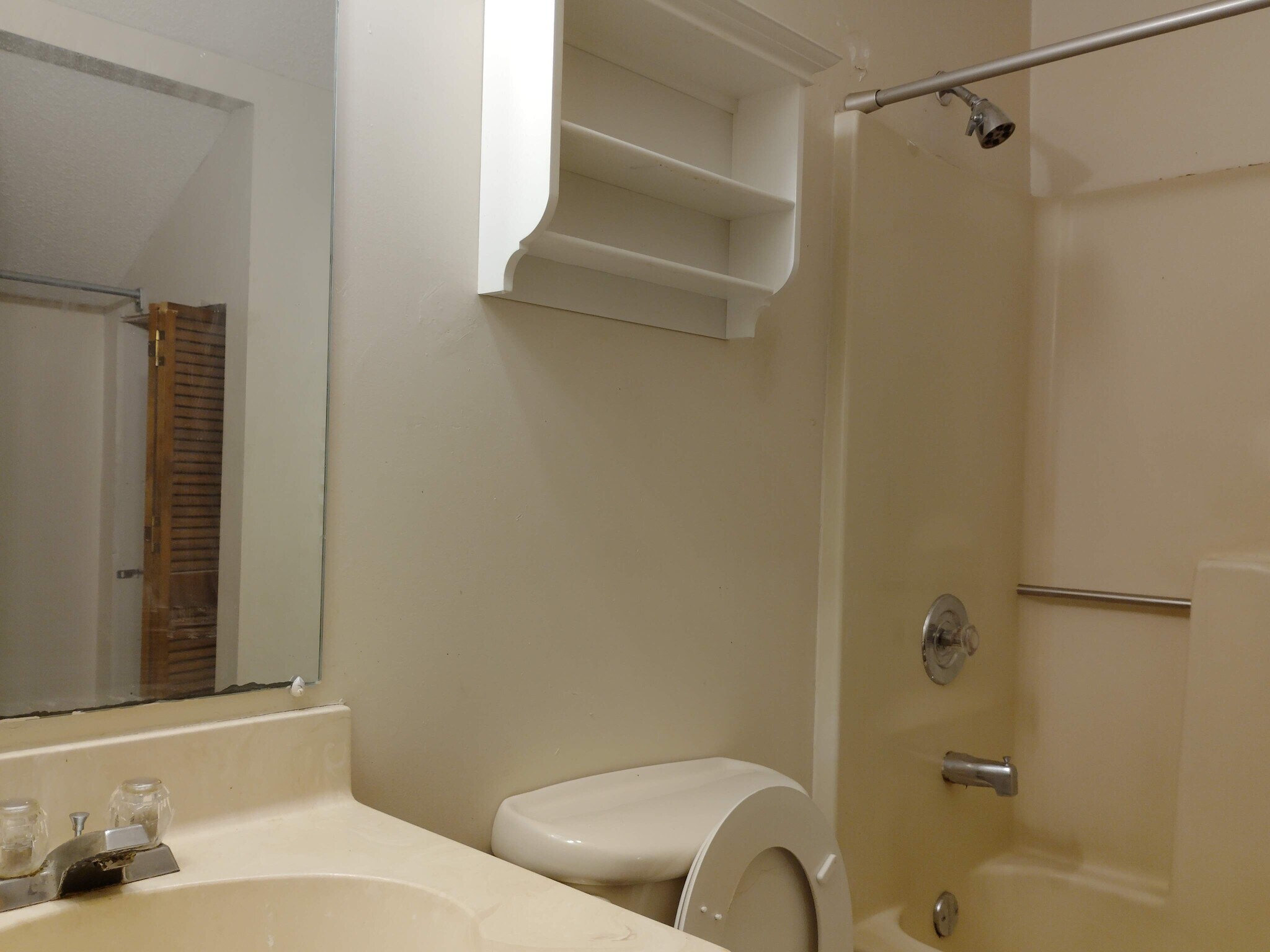 Building Photo - 510 Fairwood Lakes Dr