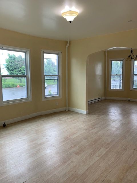 Building Photo - 886 Scanlon Ave