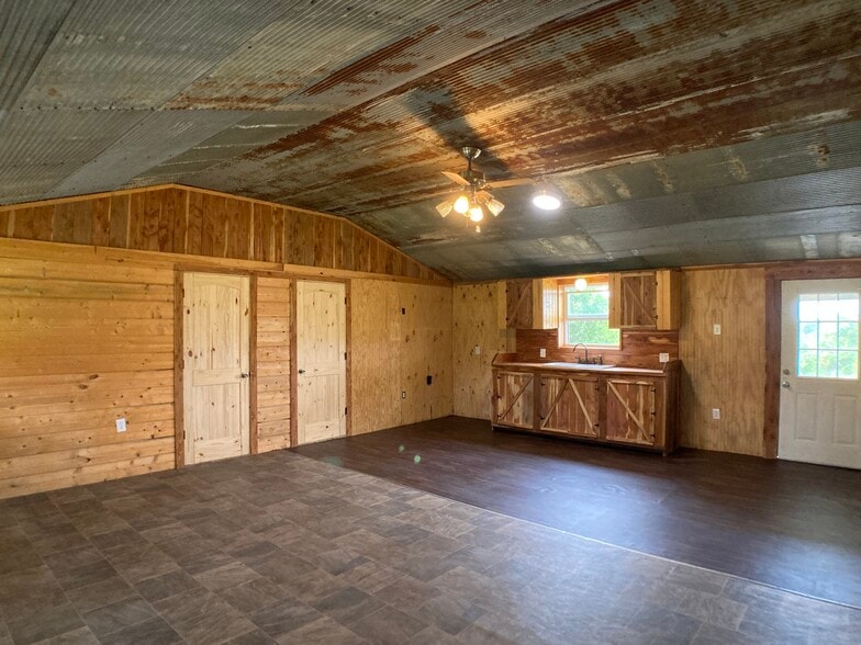 Building Photo - 4700 Norman Dr