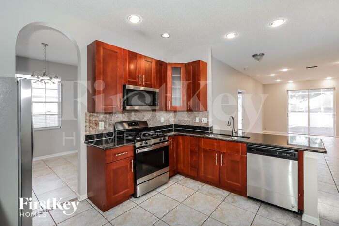 Building Photo - 10421 Goldenbrook Way