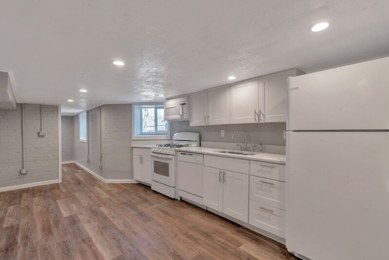 Building Photo - 4645 Newland St