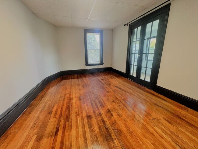 Building Photo - 50/52 West Housatonic Street