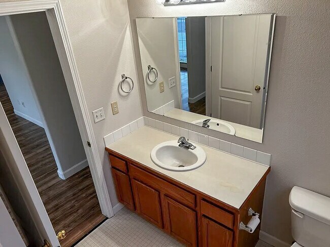 Building Photo - 1435 N Inez Pl