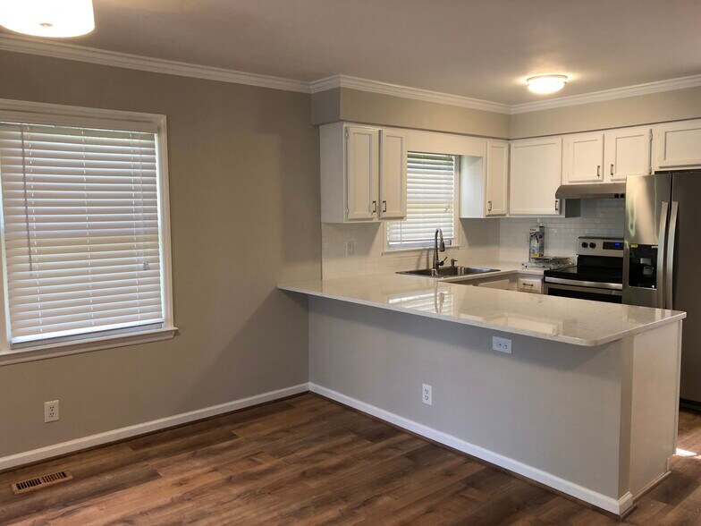 Building Photo - 901 N Greensboro St