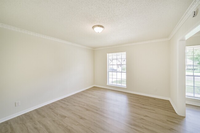 Building Photo - 1011 Baltic Ln