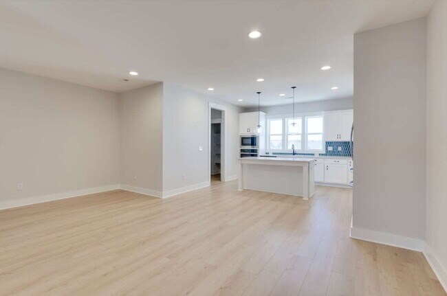 Building Photo - Spacious 4-Bedroom Townhome in Wendell Falls