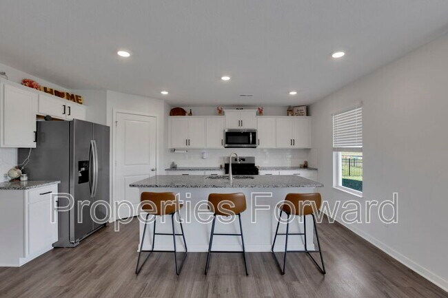 Building Photo - 11 Walnut St