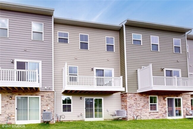 Building Photo - 6804 Sycamore Way
