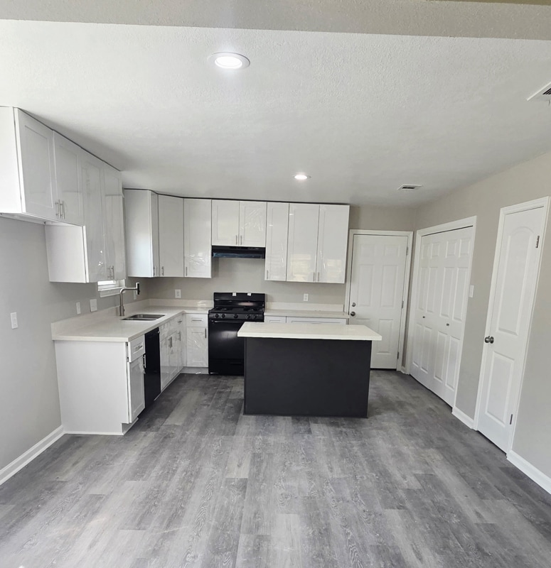 Building Photo - 7410 Woodoak Dr
