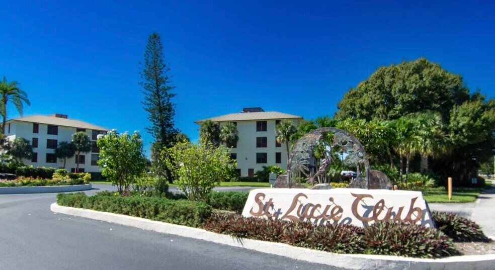 Quaint Condo Community - 166 SE Saint Lucie Blvd
