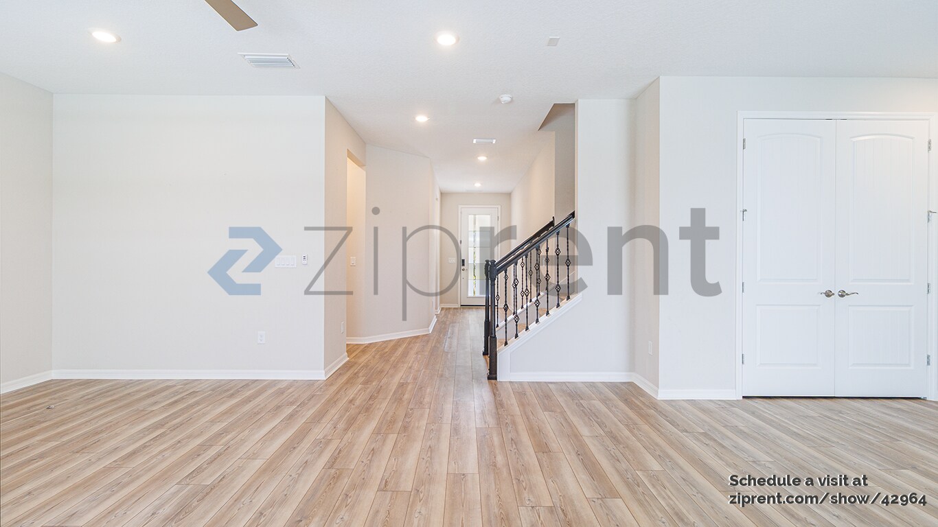 Building Photo - 6636 Willow View Ave