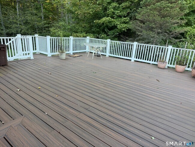 Building Photo - 26 Fern Dr