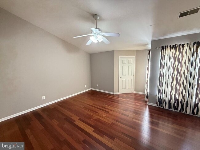 Building Photo - 2539 Banshire Dr