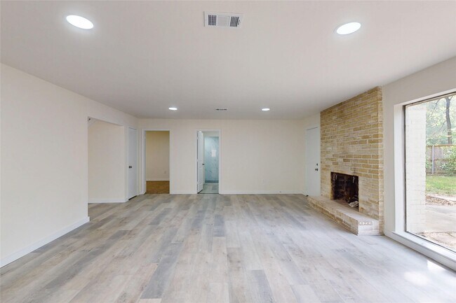 Building Photo - 2218 Poplar Park Dr