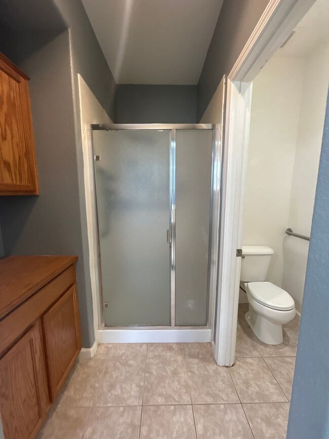 Building Photo - 212 Riverbend Ln