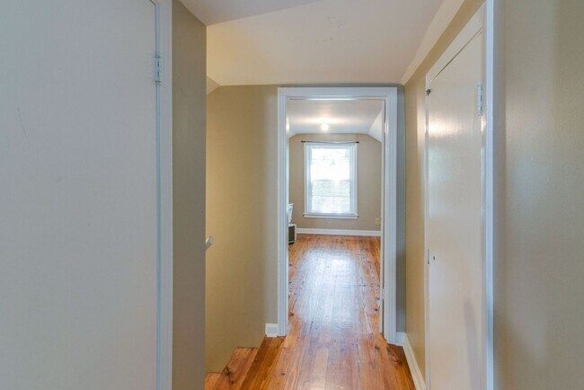 Building Photo - 430 Kelly Ln