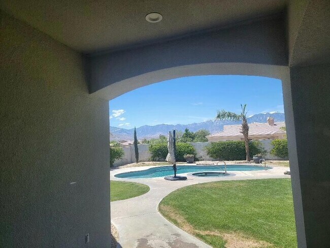 Building Photo - 5 Curie Ct