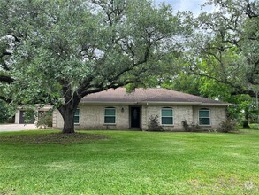 Building Photo - 304 S Shadowbend Dr