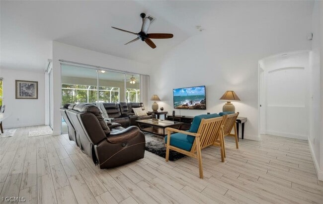 Building Photo - 1724 SW 31st Ln