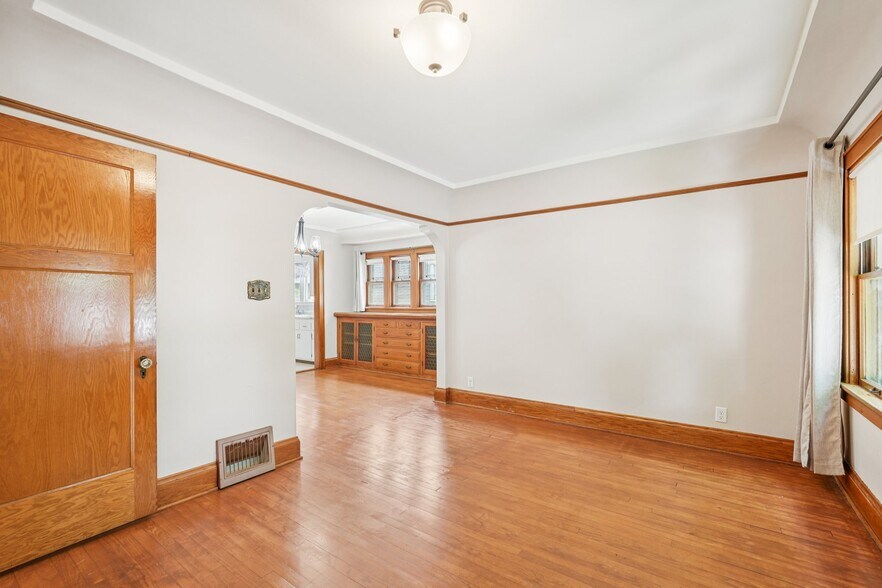 Building Photo - 2170 S 64th St