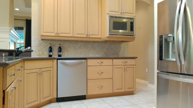 Building Photo - 3813 SW 91st Dr