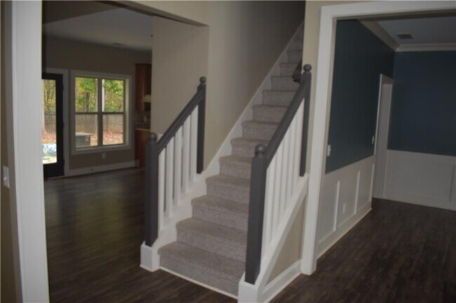 Building Photo - 43 Jessel Ln