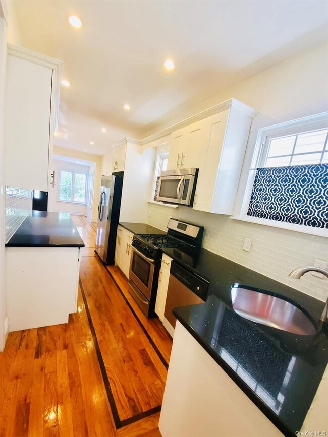 Building Photo - 85-40 76th St