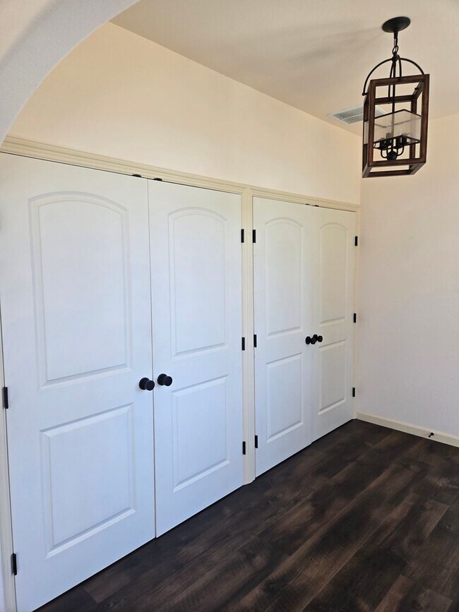 Building Photo - STATUS: PENDING APPLICATION-  | R17 | $ 2995