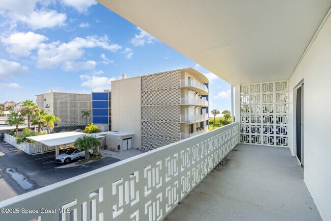 Building Photo - 4800 Ocean Beach Blvd