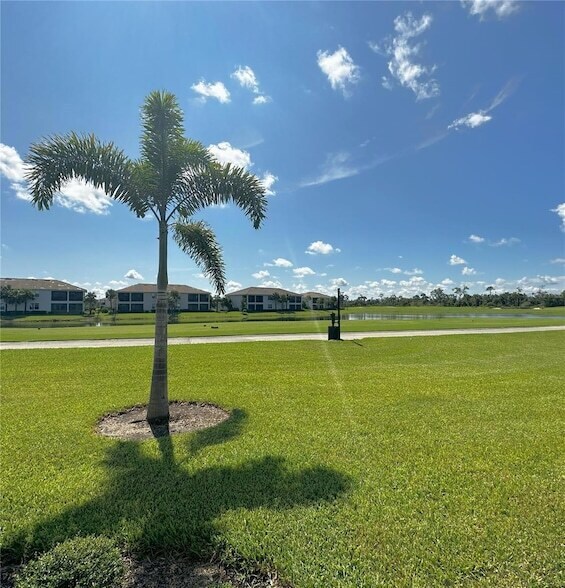 Building Photo - 14040 Heritage Landing Blvd
