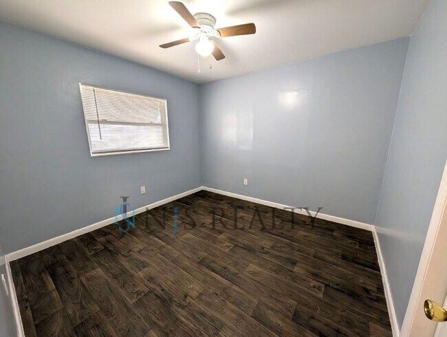 Building Photo - Beautiful 4/2/2 home with a POOL, 1700 Sq. Ft. with fenced yard, TONS of renovations