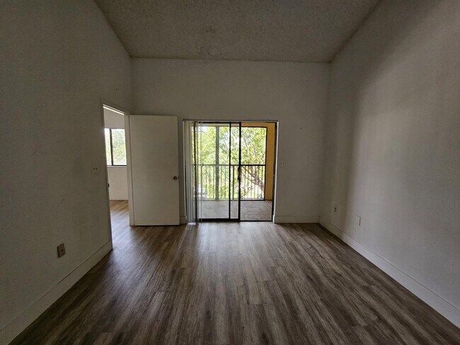 Building Photo - 2445 SW 18th Terrace