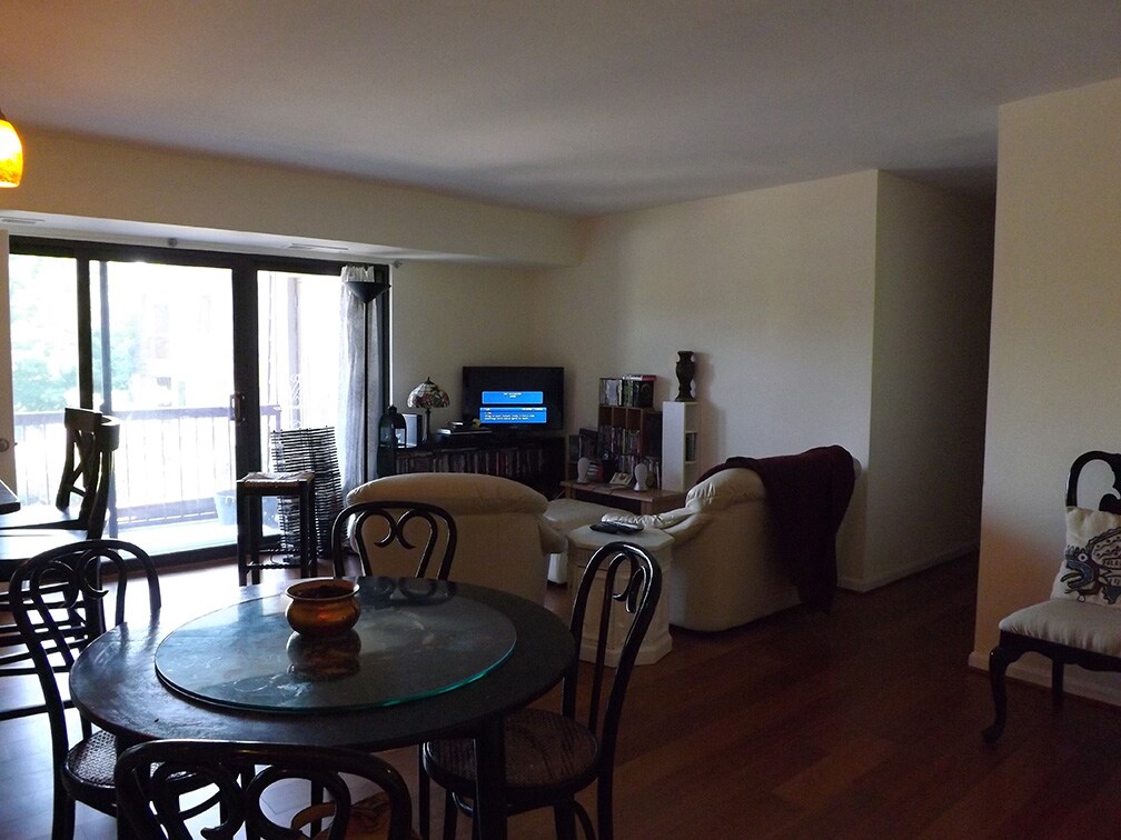 main dining space - 12702 Veirs Mill Rd