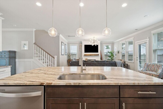 Building Photo - Impressive home in Oakfield loaded with up...