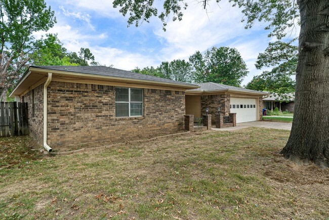 Building Photo - Beautifully Remodeled Home for Lease