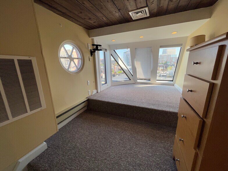 Building Photo - 117 Beacon St