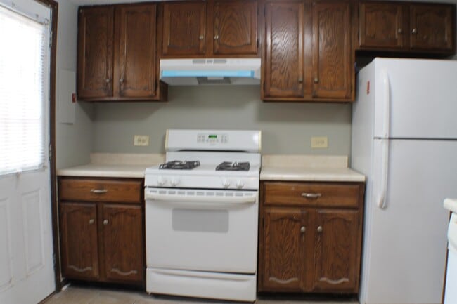 Building Photo - 485 Meadow Green Ln