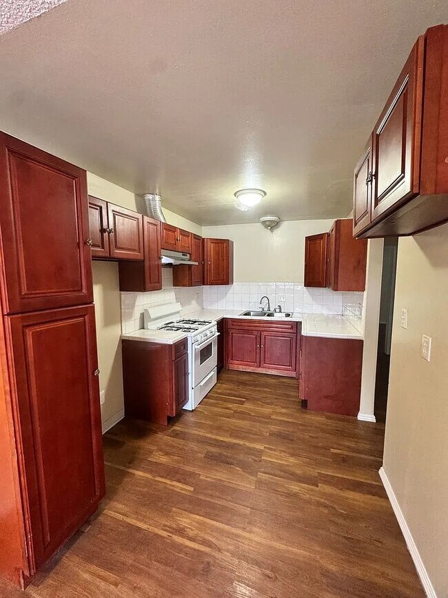 Kitchen - 6041 Fullerton Ave