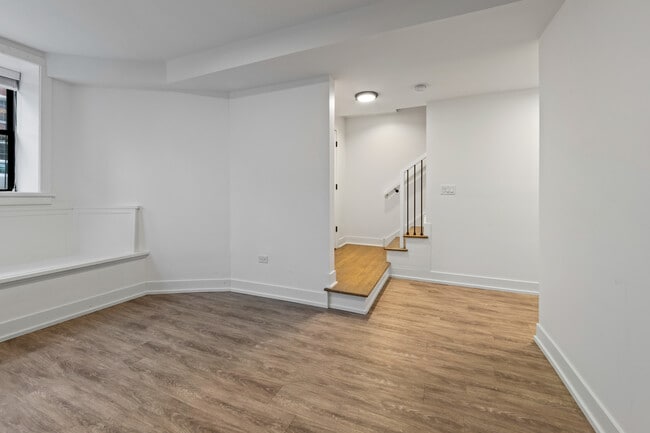 Building Photo - 3517 N Reta Ave