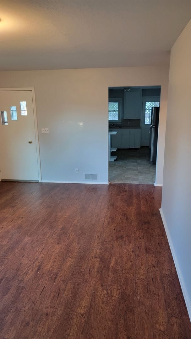 Building Photo - Cozy Two Bedroom Home Ready For You