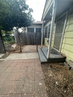 Building Photo - 14315 Burbank Blvd