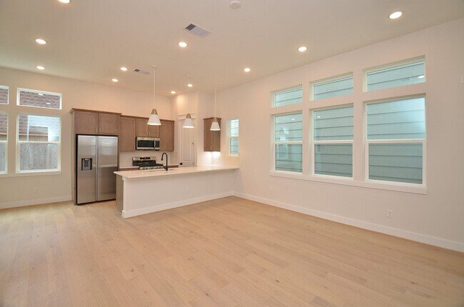 Building Photo - 9309 Montridge Dr