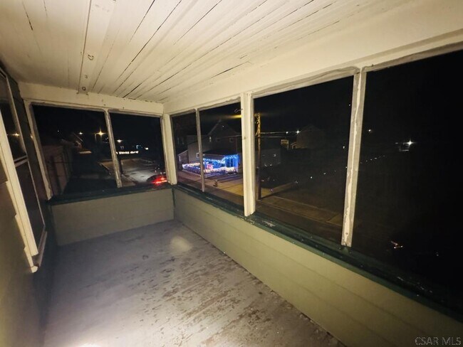 Building Photo - 195 D St