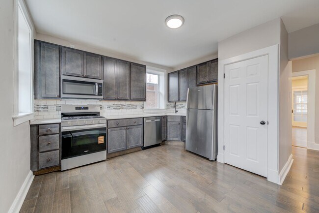 Building Photo - 1300 McCausland Ave