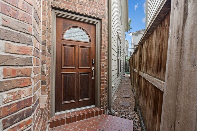Building Photo - 4223 Rose St