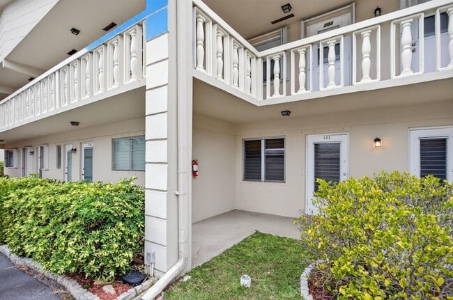 Building Photo - 2115 NE 42nd Ct