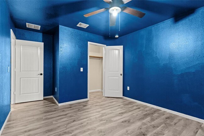 Building Photo - 407 Camellia Dr